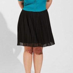 Torrid Chiffon Pleated Mini Skirt size 3 (22-24)